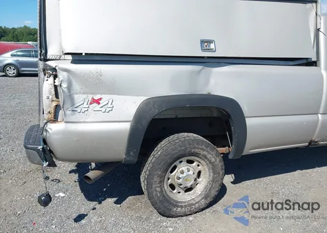 2004 Chevrolet Silverado 2500Hd Ls z USA, uszkodzony, nr VIN 1GCHK24U24E170973